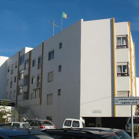 Apt Nazare Luaran gambar